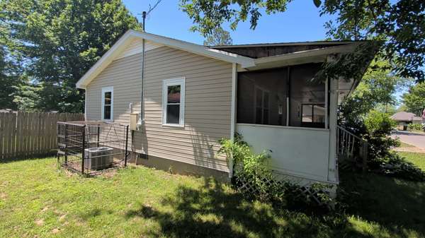 1305 Jones St, Dyersburg, TN 38024