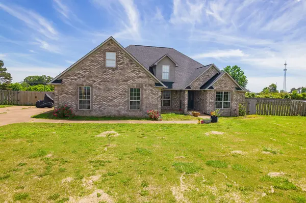 100 Mary Kate Ln, Henderson, TN 38340