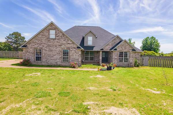 100 Mary Kate Ln, Henderson, TN 38340