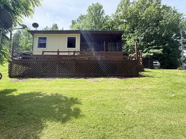 156 Lakeshore Cir, Bumpus Mills, TN 37028