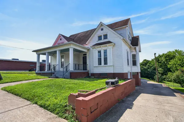 222 Union St #A, Clarksville, TN 37040