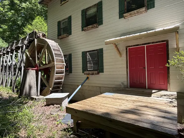 242 Cane Creek Rd, Hohenwald, TN 38462