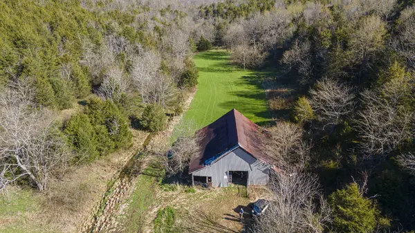 4250 Delina Rd, Cornersville, TN 37047