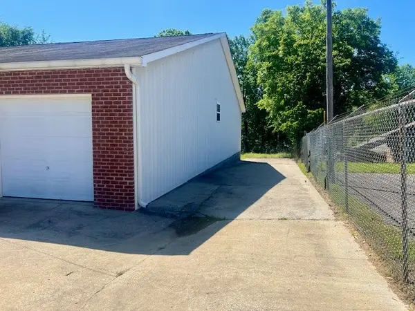 1108 Highway 70 #E, Dickson, TN 37055