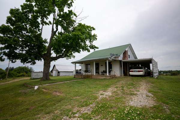 1496 S Bunker Hill Rd, Sparta, TN 38583