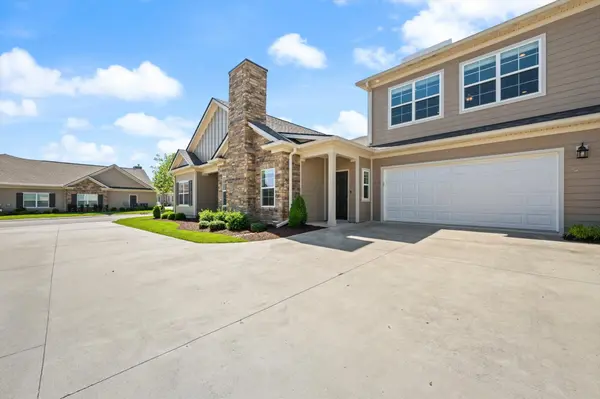 2326 Stonecenter Ln, Murfreesboro, TN 37128
