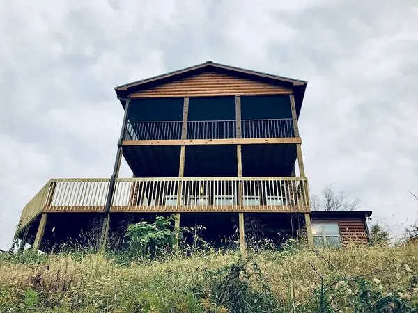 795 Red Bud Ln, Sevierville, TN 37876