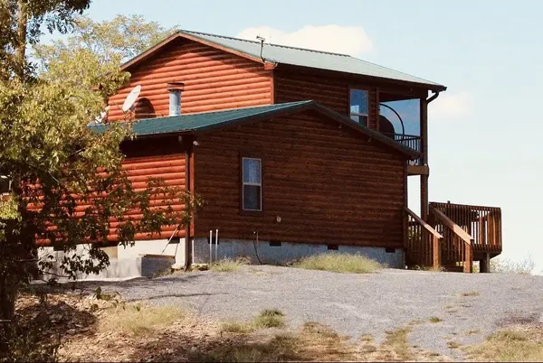 795 Red Bud Ln, Sevierville, TN 37876