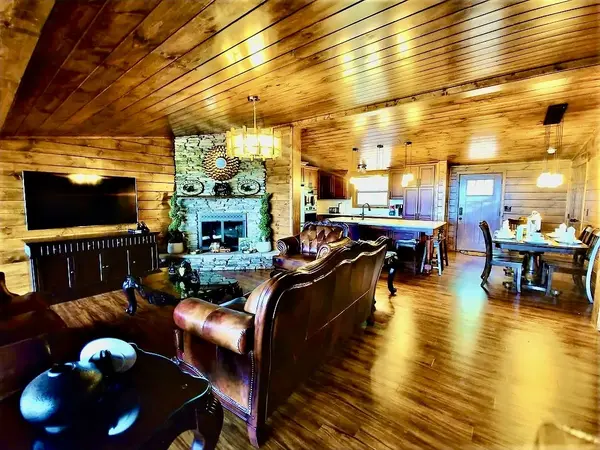 795 Red Bud Ln, Sevierville, TN 37876
