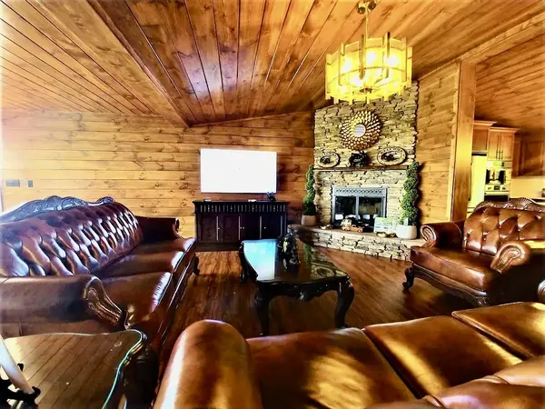 795 Red Bud Ln, Sevierville, TN 37876