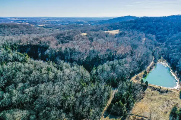 798 Red Tuttle Rd, Bethpage, TN 37022