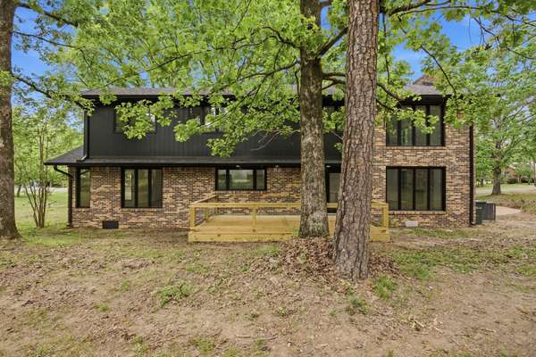 102 Parkwood Ln, Hohenwald, TN 38462