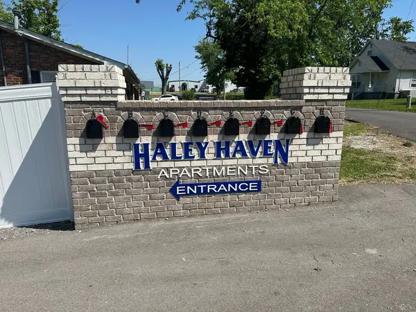705 Haley St #G, Lafayette, TN 37083