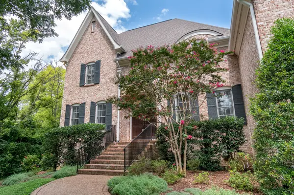 1330 Burton Valley Rd, Nashville, TN 37215