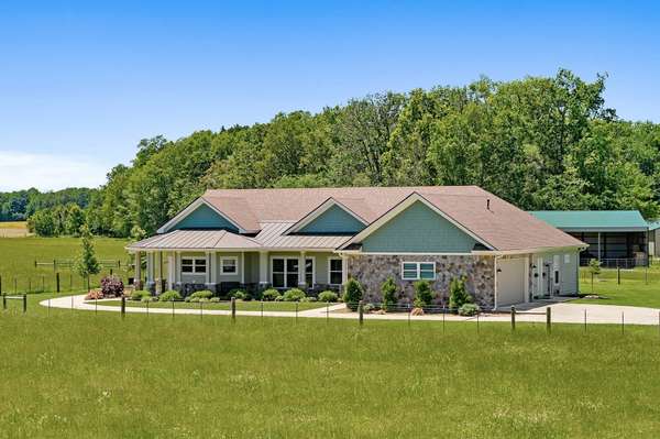 1004 Dry Creek Rd, Smithville, TN 37166