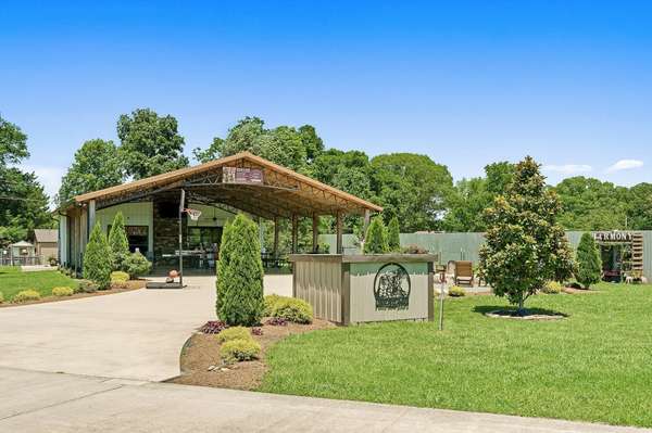 285 Harmony Ln, Smithville, TN 37166