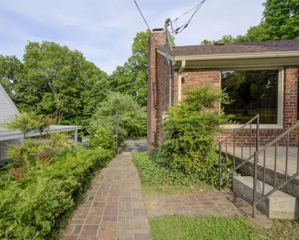 208 Trahern Ln, Clarksville, TN 37040