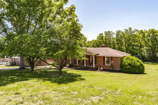 131 Honeysuckle Dr, Hendersonville, TN 37075