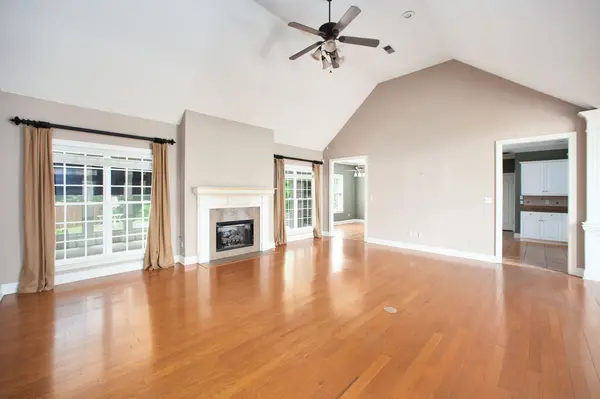 14 Brookhollow Cv, Jackson, TN 38305