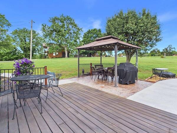128 County Road 101, Riceville, TN 37370