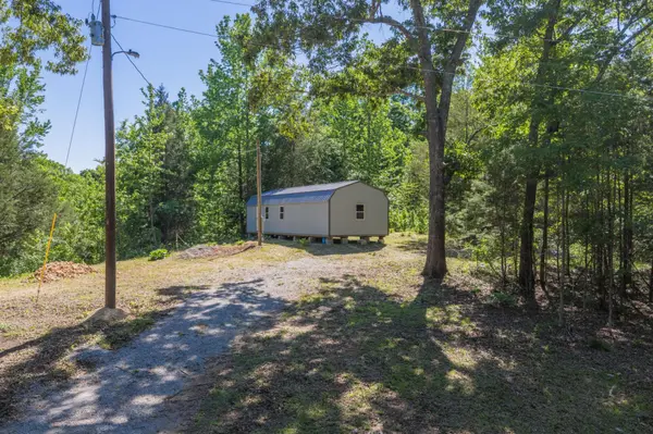 967 Little Jim Dr, Camden, TN 38320