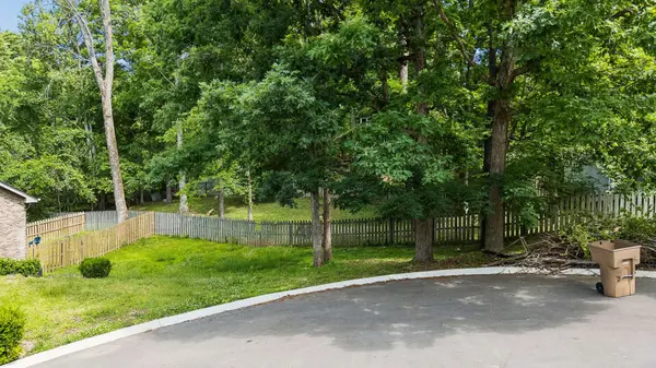 804 Harpeth Trace Pl, Nashville, TN 37221