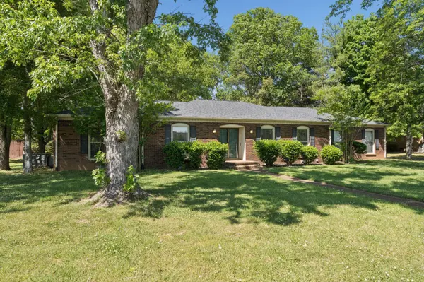 1814 Haynes Dr, Murfreesboro, TN 37129