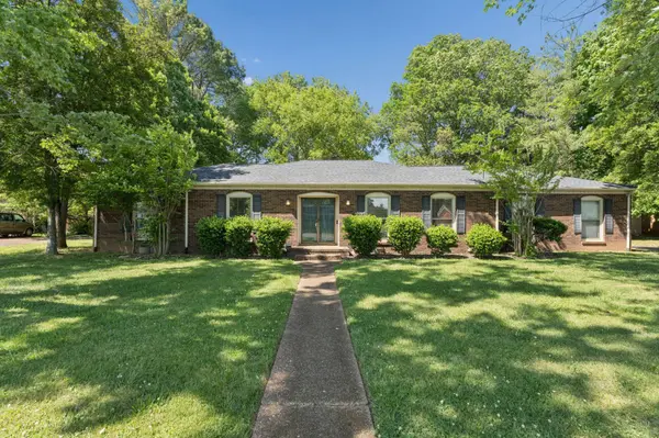 1814 Haynes Dr, Murfreesboro, TN 37129