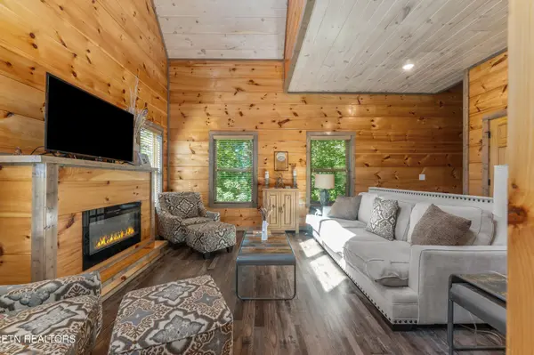 2127 Eagle Feather Drive, Sevierville, TN 37876