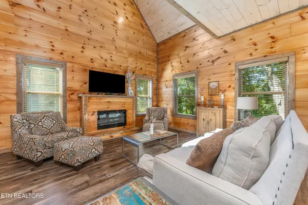 2127 Eagle Feather Drive, Sevierville, TN 37876