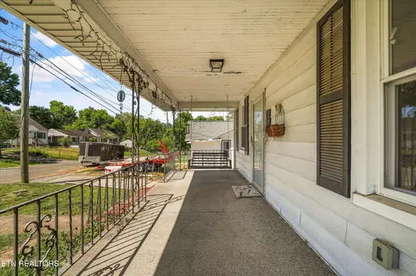 1735 Nickerson Ave, Knoxville, TN 37917
