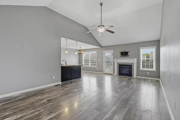 520 Falkland Cir, Clarksville, TN 37042