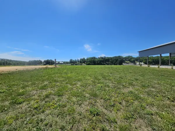 1695 Hardin Bottom River Rd, Clifton, TN 38425