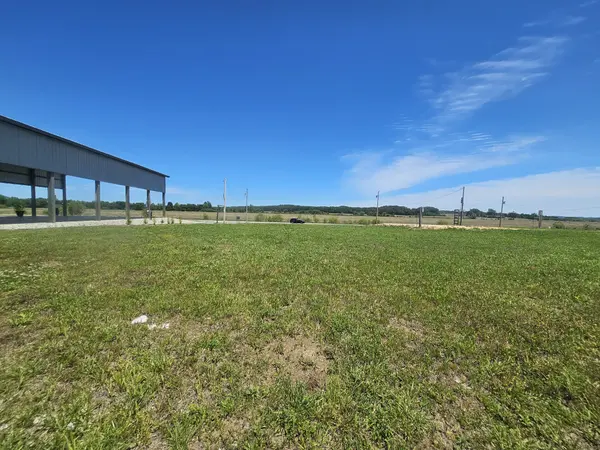 1695 Hardin Bottom River Rd, Clifton, TN 38425