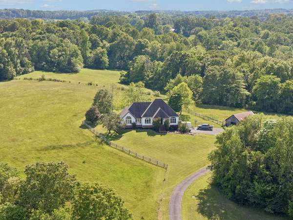 250 Home Place Rd, Dickson, TN 37055