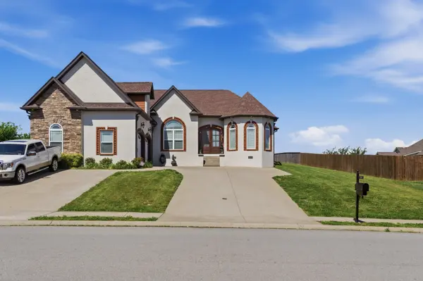 556 Larkspur Dr, Clarksville, TN 37043