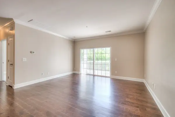 8043 Bienville Dr #6, Nashville, TN 37211