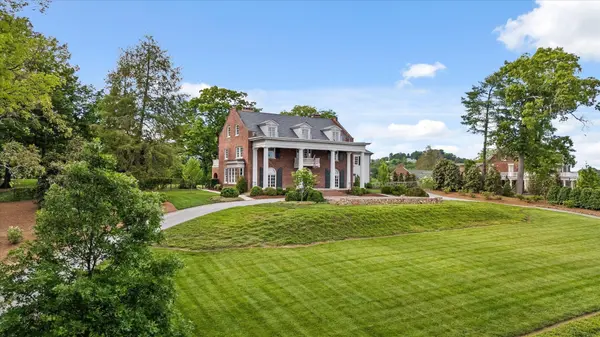 1636 Hillcrest Road, Chattanooga, TN 37405