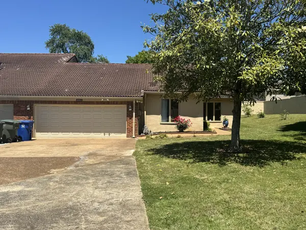2136 Vaden Village Drive, Chattanooga, TN 37421