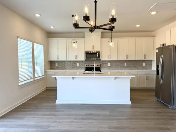 2372 Woodmeadow Dr, Clarksville, TN 37043