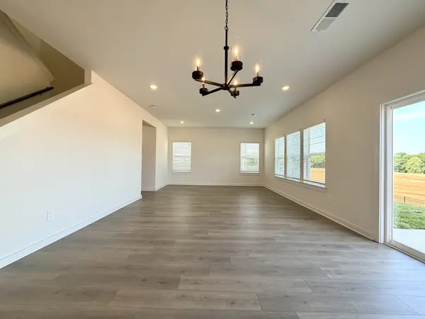 2372 Woodmeadow Dr, Clarksville, TN 37043