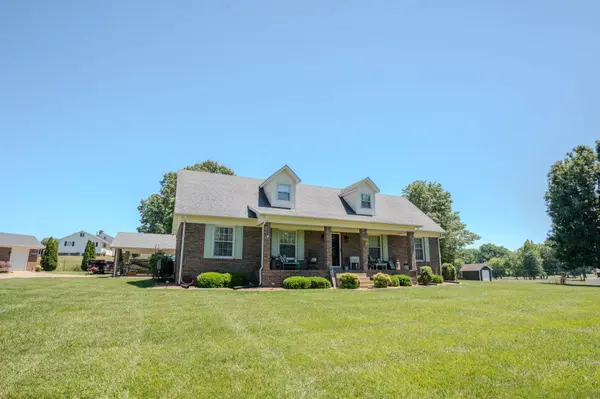 6 Hawthorne Dr, Lawrenceburg, TN 38464