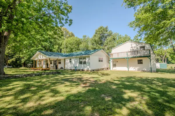 5780 Berry Rd, Cypress Inn, TN 38452