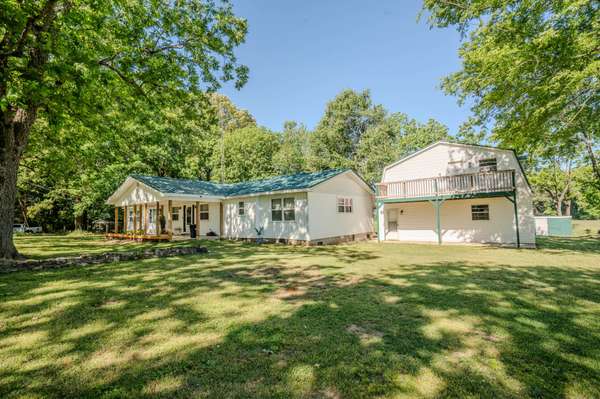 5780 Berry Rd, Cypress Inn, TN 38452