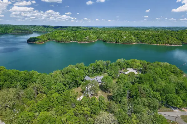 487 Cedar Hill Rd, Celina, TN 38551