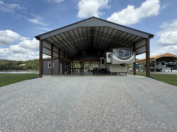 188 S River Front Dr, Clifton, TN 38425