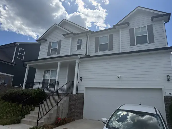 402 Jet Stream Dr, La Vergne, TN 37086