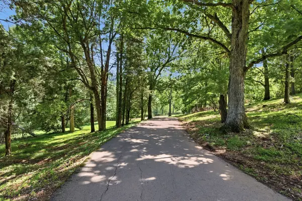 6010 Murray Ln, Brentwood, TN 37027