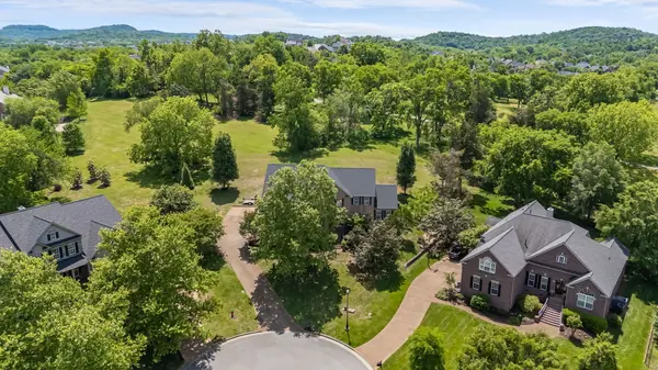 9015 Grey Pointe Ct, Brentwood, TN 37027