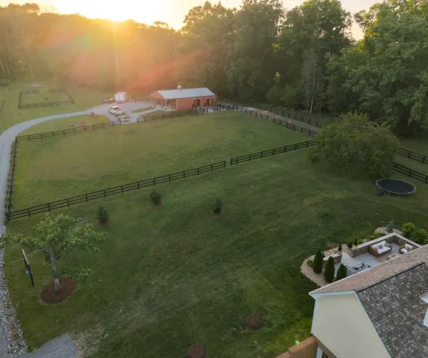 157 Giles Ln, Gallatin, TN 37066